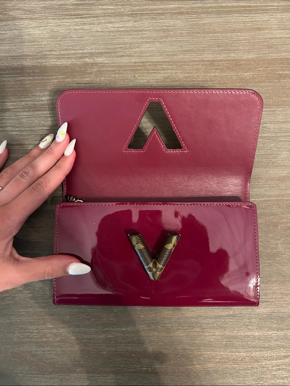Louis Vuitton Vernis Patent Leather Twist Wallet
